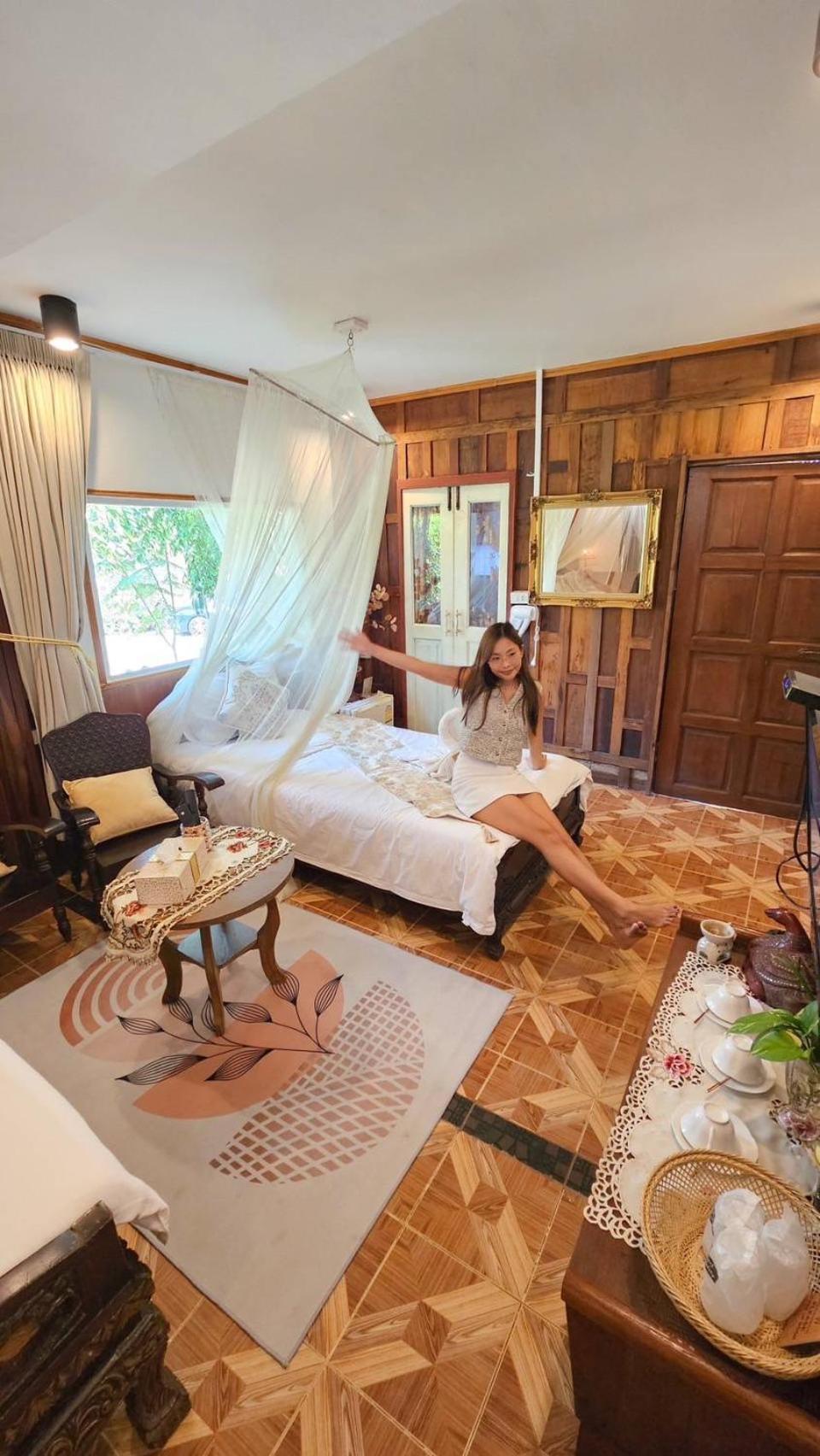 The Antique Riverside Resort Banpong Kültér fotó