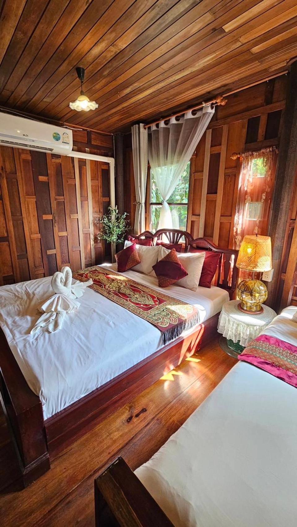 The Antique Riverside Resort Banpong Kültér fotó