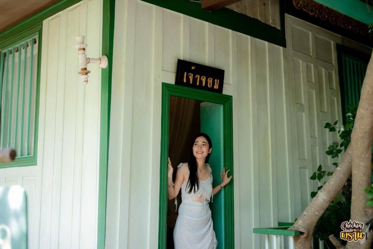 The Antique Riverside Resort Banpong Kültér fotó