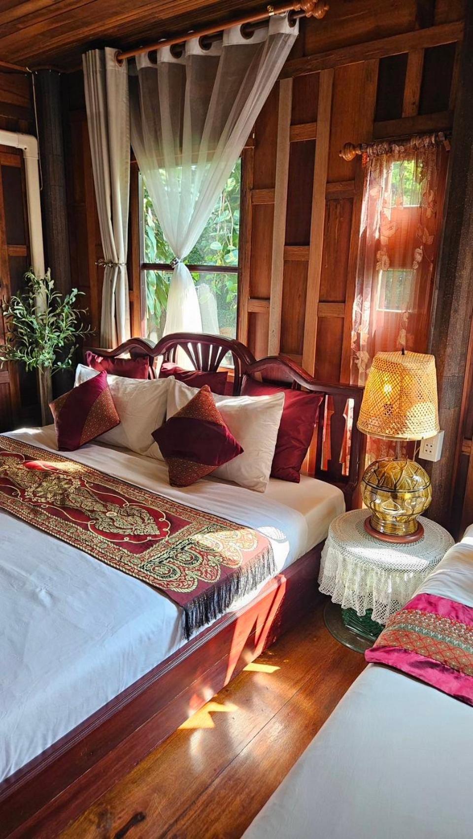 The Antique Riverside Resort Banpong Kültér fotó