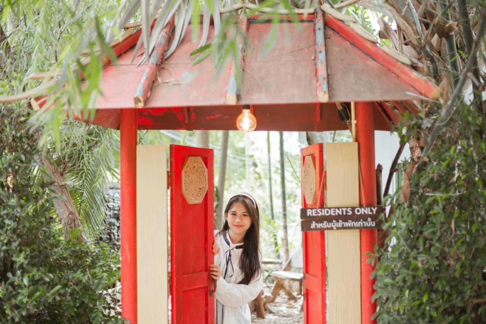 The Antique Riverside Resort Banpong Kültér fotó