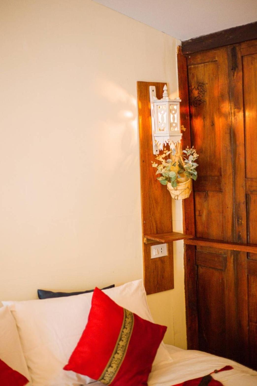 The Antique Riverside Resort Banpong Kültér fotó