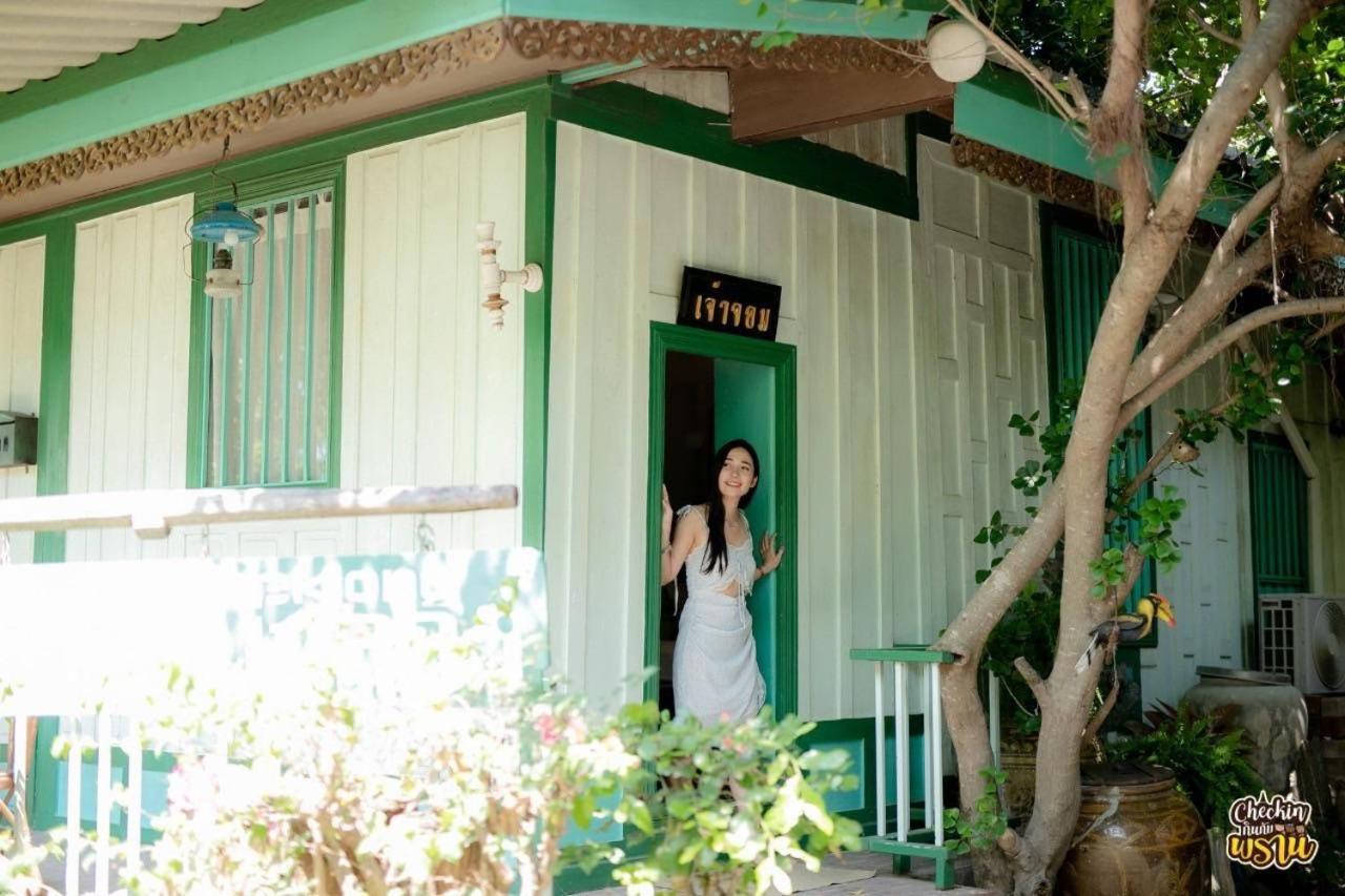 The Antique Riverside Resort Banpong Kültér fotó